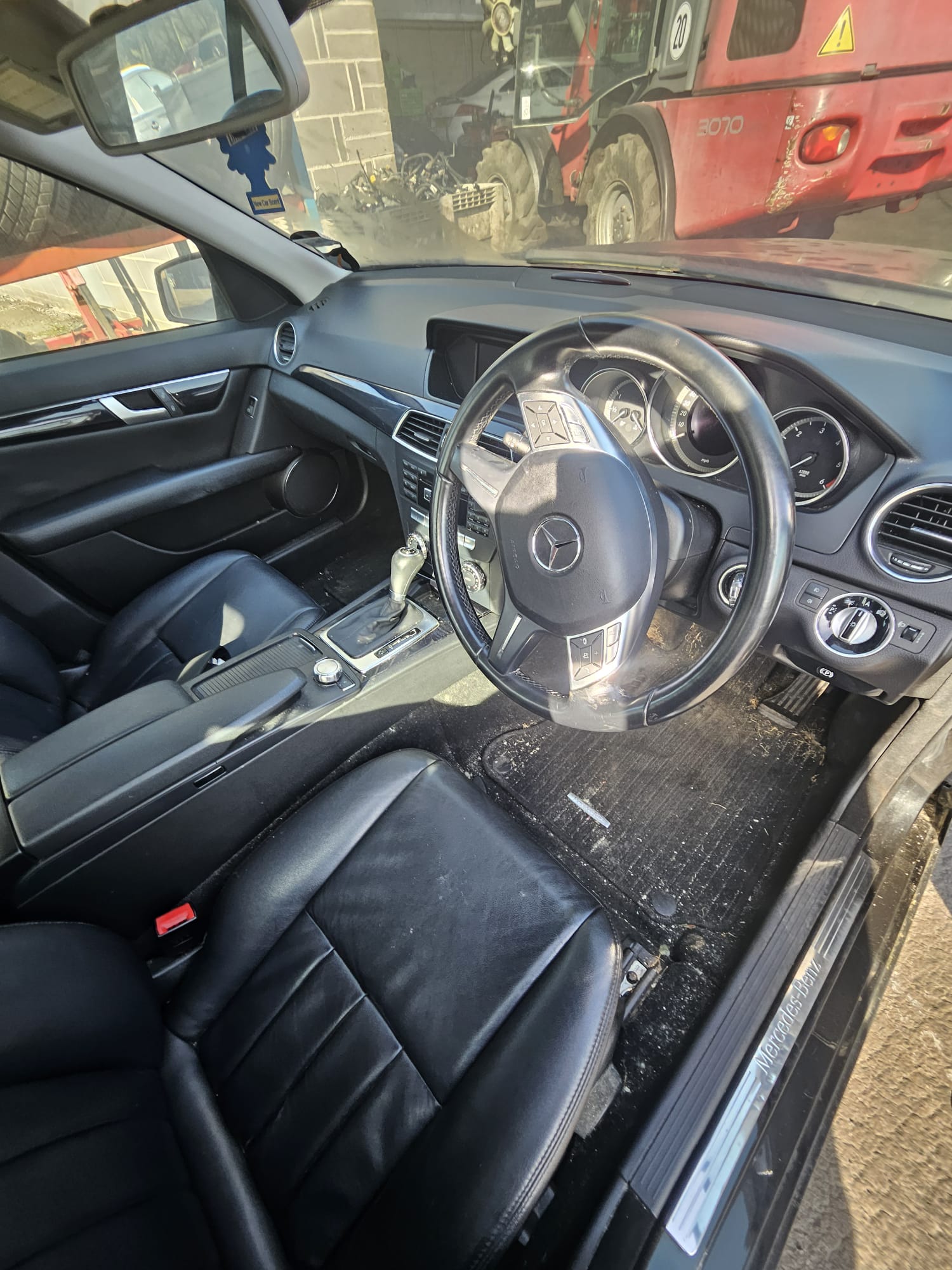 Капот MERCEDES BENZ C-CLASS (рест: 2011-2013) 2011