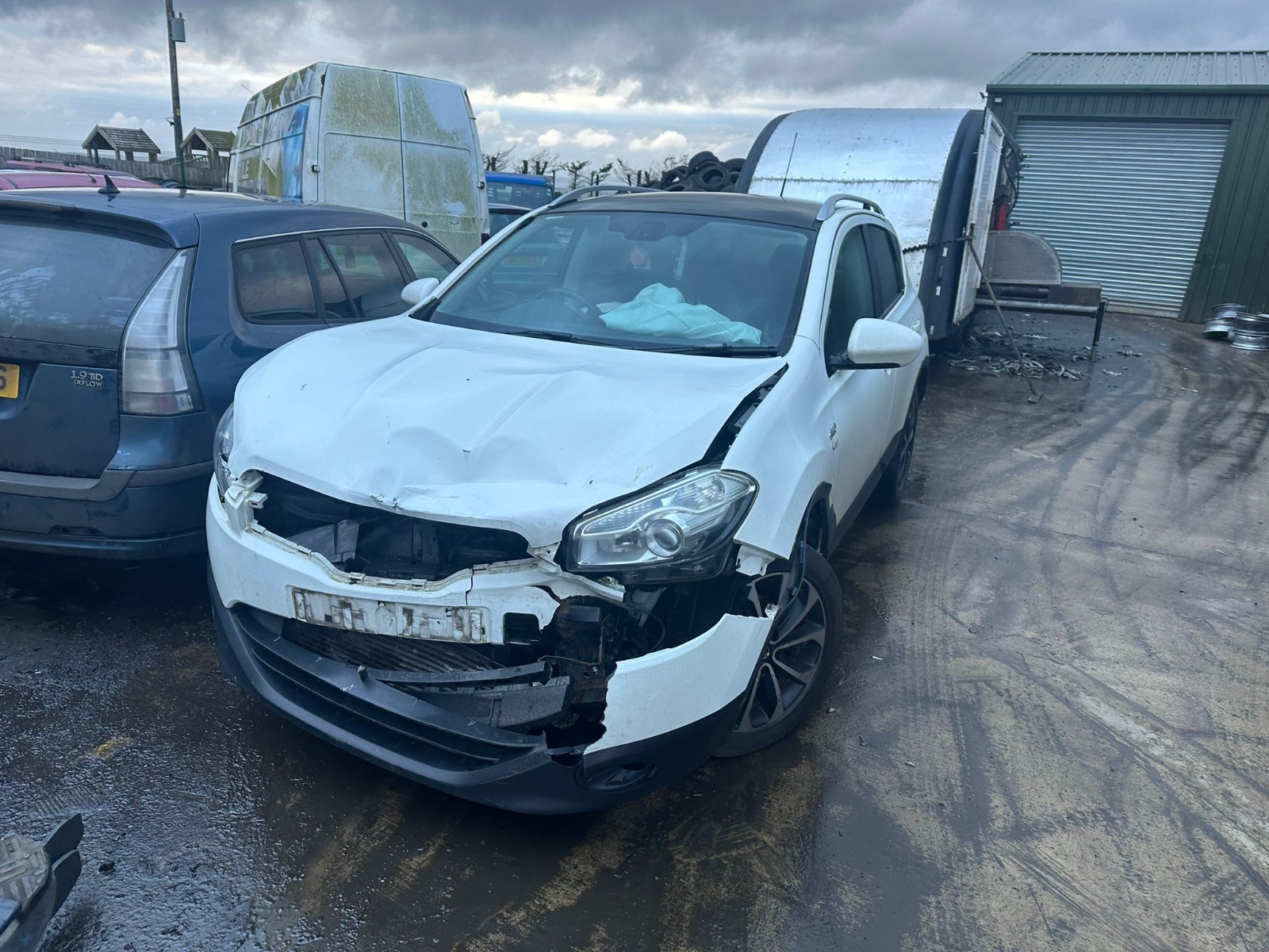 магнитола NISSAN QASHQAI J10 magnitola